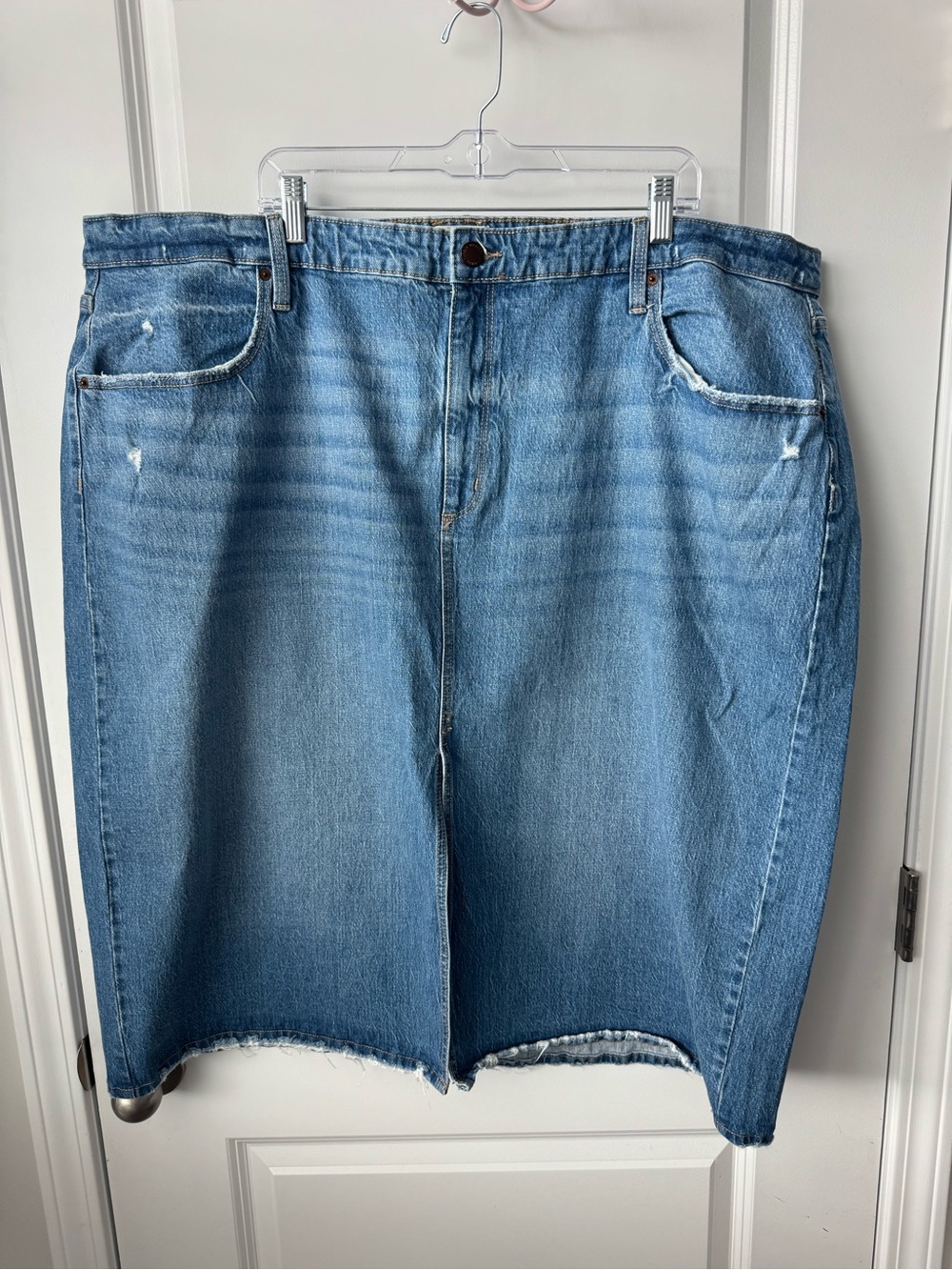 NWT Universal Thread Blue Jean Skirt Distressed size 26